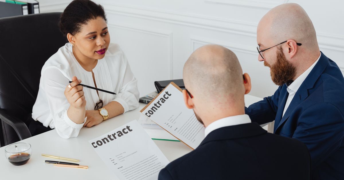 Investment Fund Contracts Signing and Tracking